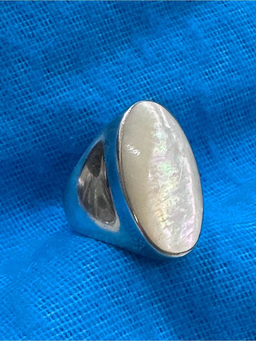 Sterling Silver Oval Mother of Pearl Ring 6.5